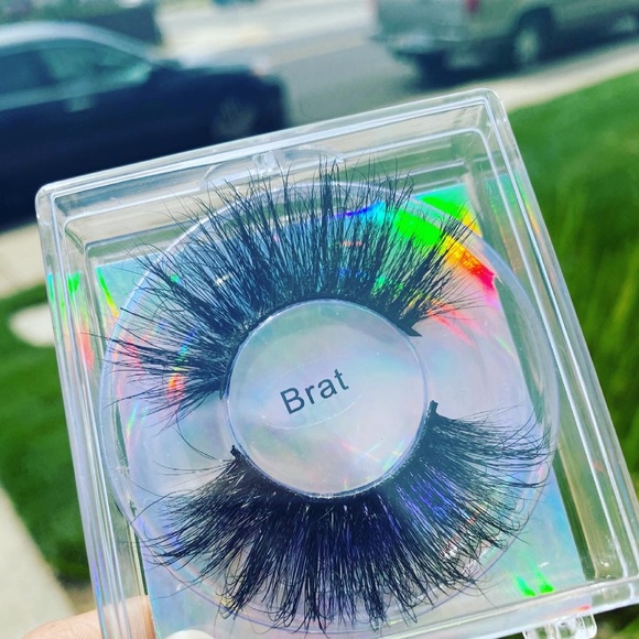 Eyelashes - Picture 3 of 3